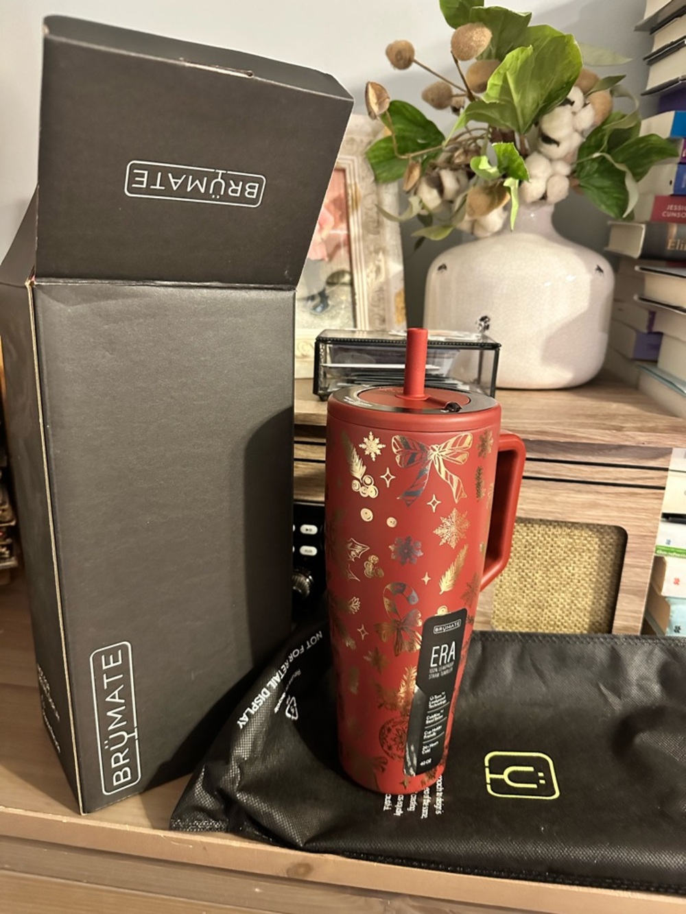 BrüMate ERA Insulated Travel Tumbler in Festive Red